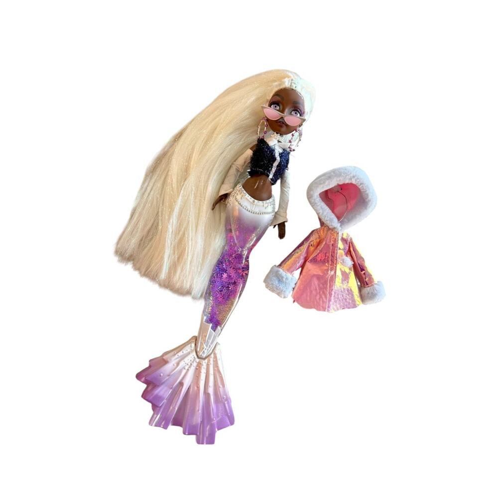 Mermaze Mermaidz Winter Waves Crystabella Mermaid Fashion Doll  Color Change